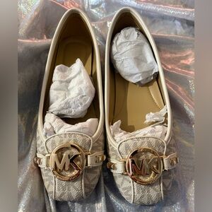 BNIB Michael Kors Logo Ballet Flats Mocassins 6.5